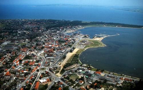 “Nykøbing Mors set fra luften” (1983)