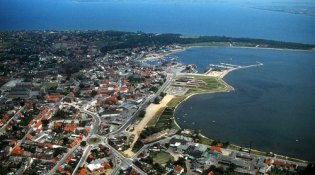 “Nykøbing Mors set fra luften” (1983)